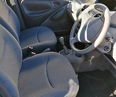 TOYOTA YARIS 1.0 LT
2002 - Image 8/10
