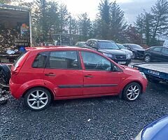 06 Ford Fiesta
