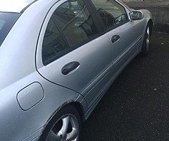 Mercedes C200 Automatic - Image 5/7