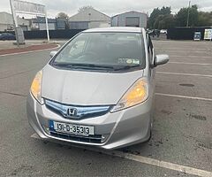 13 Honda Fit hybrid - Image 4/10