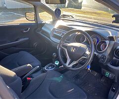 13 Honda Fit hybrid - Image 8/10