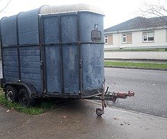 HUNTER DOUBLE HORSE BOX €550