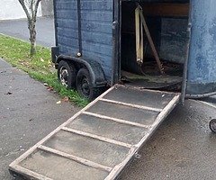 HUNTER DOUBLE HORSE BOX €550