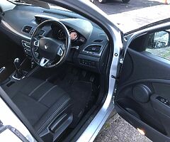 132 Renault FLUENCE 1.5 Diesel - Image 4/8