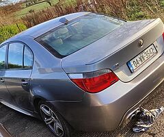 04 BMW 520i SE
