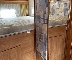 2004 Mercedes  6 birth motorhome - Image 10/10