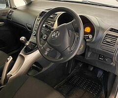 Toyota Auris Manual - Image 4/10