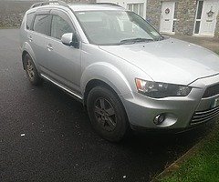 Mitsubishi outlander 7 seater  6 speed manual