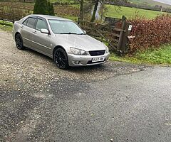 Lexus is200 LE