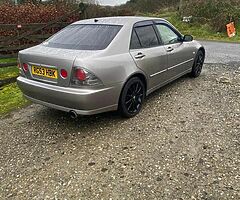 Lexus is200 LE