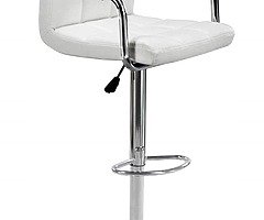 High quality brand new bar stools in white leather
€75 each
National shipping available for extra