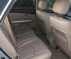 Lexus hybrid - Image 8/9