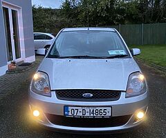 Ford Fiesta ZETEC 1.25 sunroof 3 door.   > READ ADD