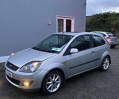 Ford Fiesta ZETEC 1.25 sunroof 3 door.   > READ ADD - Image 4/9