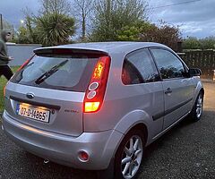 Ford Fiesta ZETEC 1.25 sunroof 3 door.   > READ ADD - Image 6/9