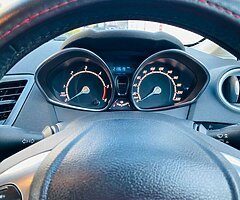2013 Ford fiesta