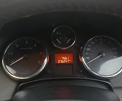 Peugeot 207 1.6 HDI PREMIUM - Image 9/10