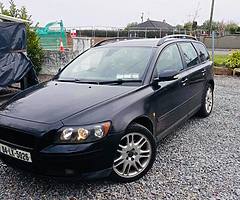 Volvo v50 2.0diesel up for sale !!!