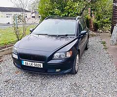 Volvo v50 2.0diesel up for sale !!!