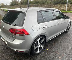 Volkswagen Golf 2013 manual transmission Diesel engine car has new nctd