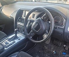 Audi q7 breaking