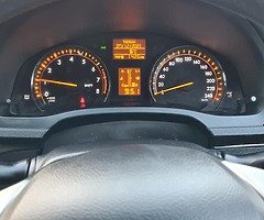 Toyota avensis 1.6 petrol - Image 3/4