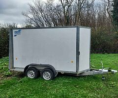 IVOR WILLIAMS BOX TRAILER