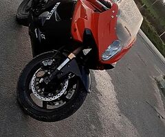 Hyosung GT250R