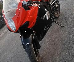 Hyosung GT250R