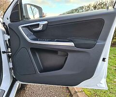 2014 Volvo XC60 R-Design Auto - Image 10/10