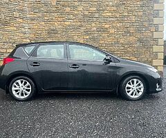 2015 Toyota Auris D4D - Image 4/6