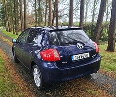 Toyota Auris 1.4 petrol - Image 4/10