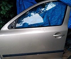 2005 Skoda Octavia 3 doors. each 30e.