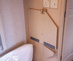 5 BERTH CARAVAN BARGAIN €1100 - Image 6/10