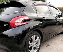 151 Peugeot 208 1.2L E-Vti Automatic Immaculate - Image 8/10
