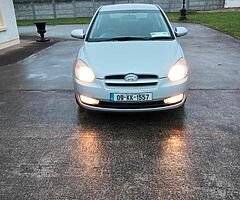2009 HYUNDAI ACCENT VAN