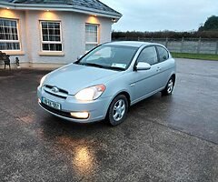 2009 HYUNDAI ACCENT VAN