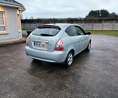 2009 HYUNDAI ACCENT VAN - Image 4/7