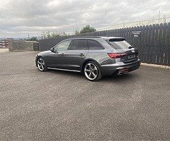 2020 Audi A4 
S-Line Black Edition 35 TDI AVANT - Image 3/8