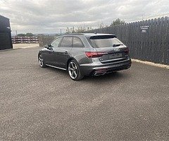 2020 Audi A4 
S-Line Black Edition 35 TDI AVANT - Image 4/8
