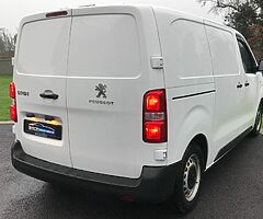 2018 Peugeot Expert Professional - Image 5/10
