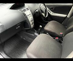 2006 Toyota Yaris 1.0l Luna NEW NCT 10/2022 TAX ONLY €199 5 Speed manual - Image 5/9