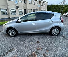 Toyota Aqua 1.5L Hybrid 2016