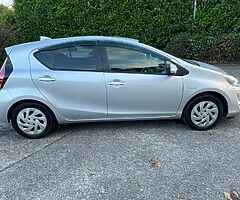 Toyota Aqua 1.5L Hybrid 2016 - Image 4/10