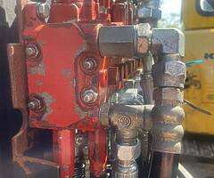 Valve chest wanted for kobelco 30sr