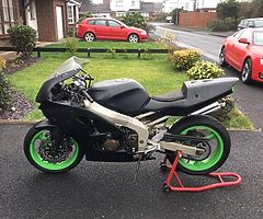 Kawaski ZX6R Race / Track Bike