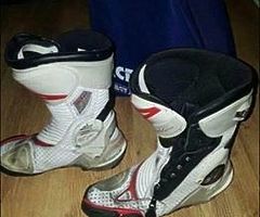 Size 7.5 UK alpine stars SMXplus boots