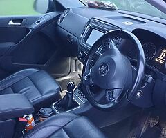 VOLKSWAGEN TIGUAN 2.0