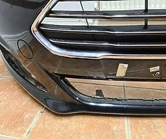 Ford fiesta mk7 face lifting front bumper and grill - Image 5/5