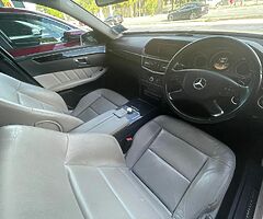 MERCEDES BENZ E250 - Image 6/9